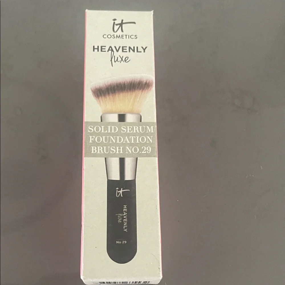 IT Cosmetics Heavenly Luxe Solid Serum Foundation Brush No. 29 - Black and Cream